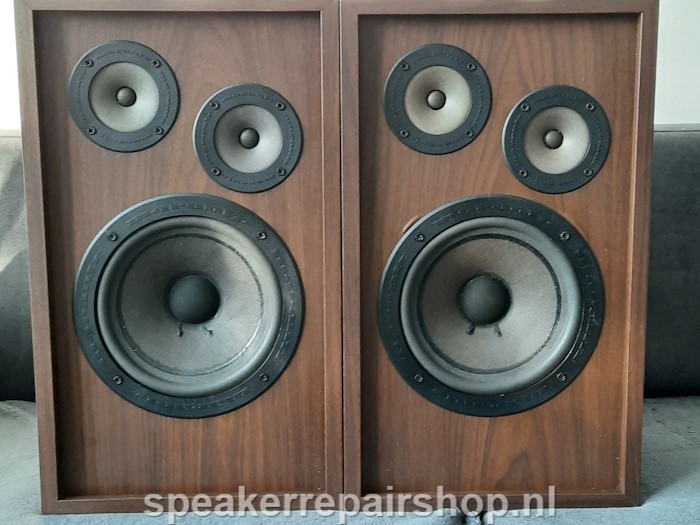 Marantz GD44 Lautsprecher, der Tieft&ouml;ner ist mit einer neuen Schaumstoff Sicke ausgestattet