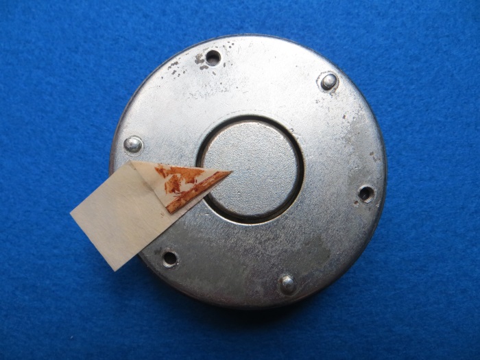 Replace ferrofluid in B&W ZZ05460 tweeter: the old ferrofluid will stick to the masking tape