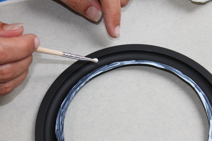 B&W ZZ11436 repair: spread the glue evenly