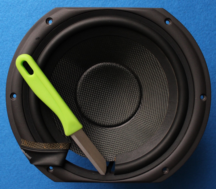 Wharfedale Diamond 9.6: vervangen van kapotte rubber rand (surround) - verwijder resten van het frame