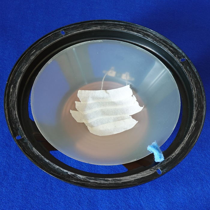 Woofer re-foamen met afstandhouders (shims): Ruw eventueel het frame op met fijn schuurpapier